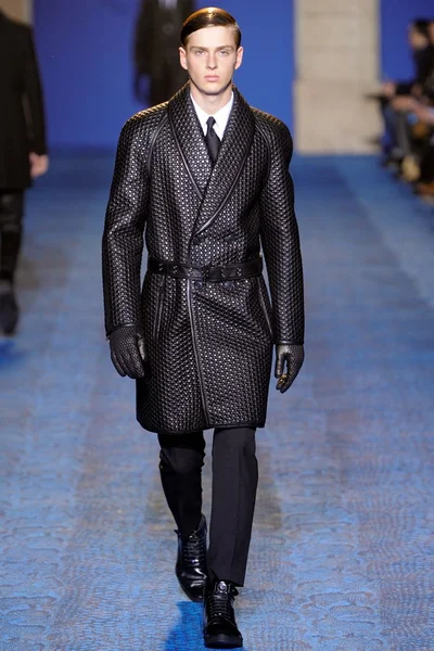 Look 3